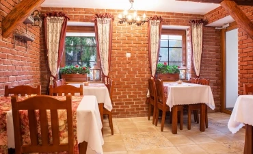 VILLA OSTOJA   GÄSTEHAUS   FLINSBERG   FREIE ZIMMER