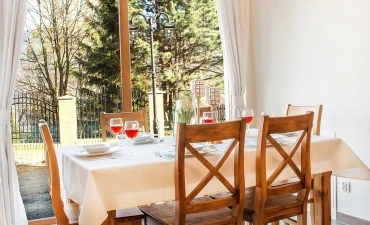 VILLA OSTOJA   GÄSTEHAUS   FLINSBERG   FREIE ZIMMER