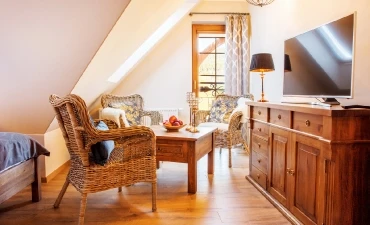 VILLA OSTOJA   GÄSTEHAUS   FLINSBERG   FREIE ZIMMER