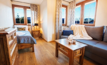 VILLA OSTOJA   GÄSTEHAUS   FLINSBERG   FREIE ZIMMER