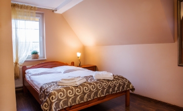 VILLA OSTOJA   GÄSTEHAUS   FLINSBERG   FREIE ZIMMER