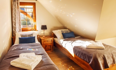VILLA OSTOJA   GÄSTEHAUS   FLINSBERG   FREIE ZIMMER